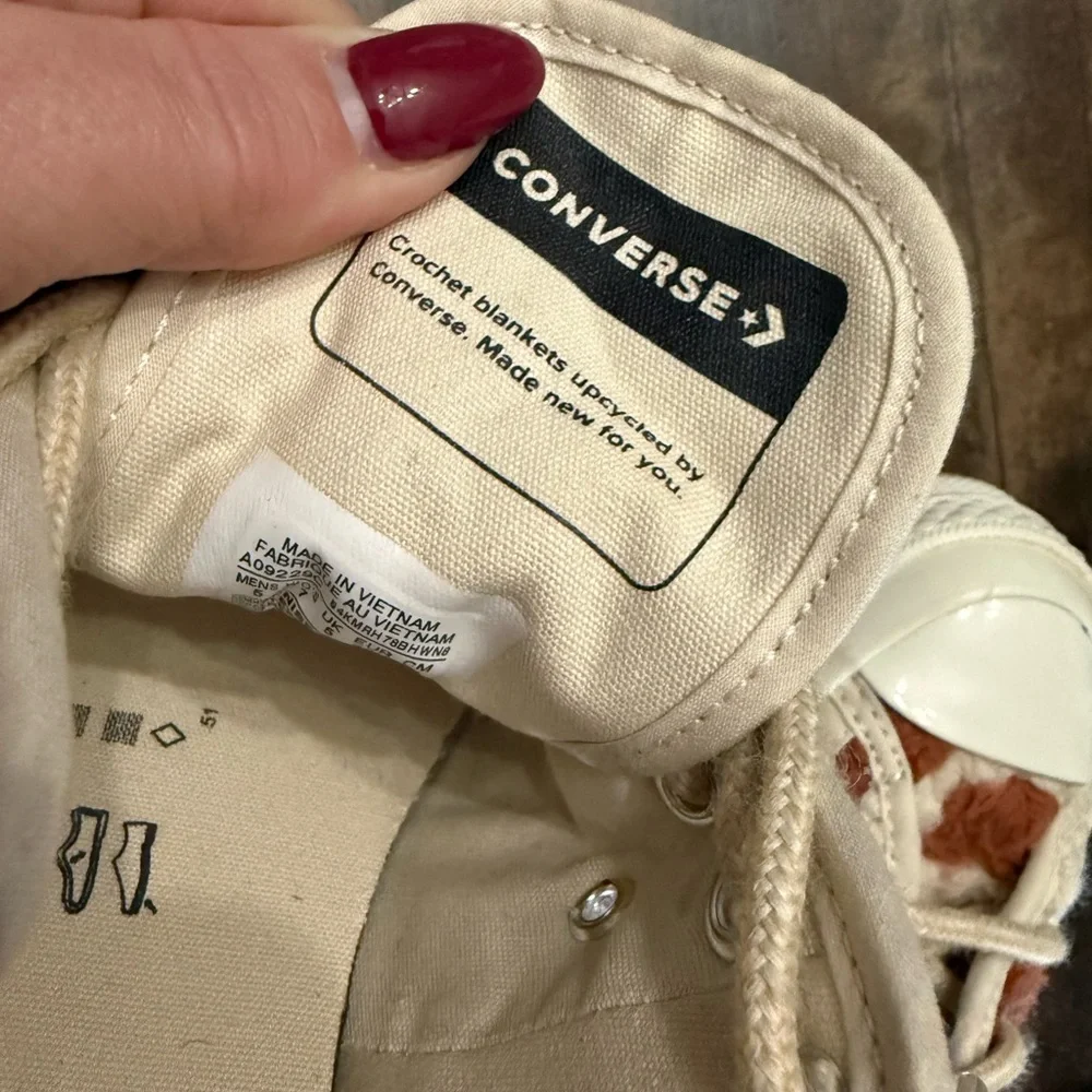 Converse Low Top Sneakers in Cream, Brown, Rust Crochet Pattern - Picture 8 of 9